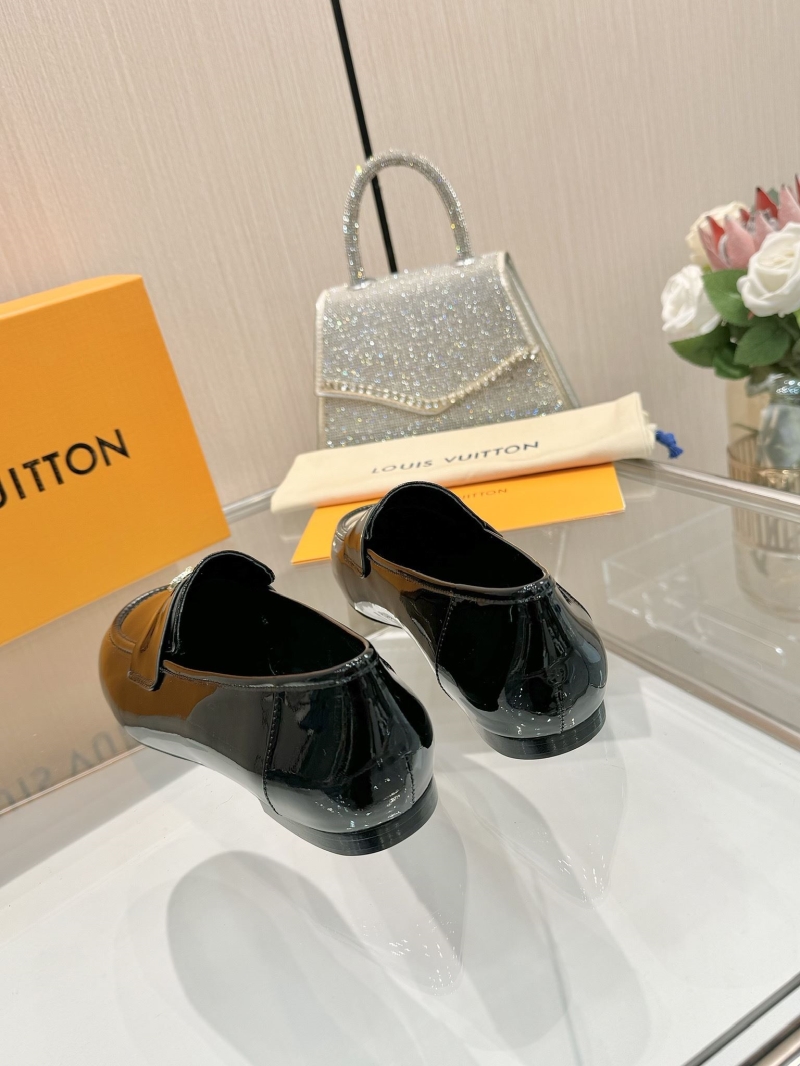 l0vis Vvtt0n loafers